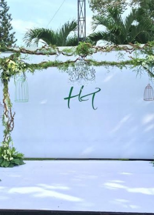 Cổng Hoa Ngoài Trời