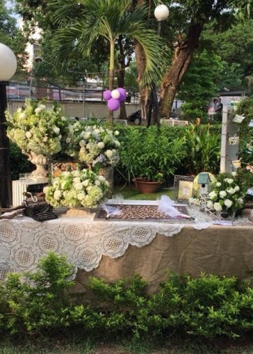 Cổng Hoa Ngoài Trời