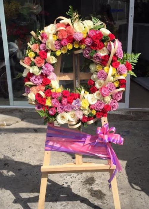 Vòng hoa chúc mừng