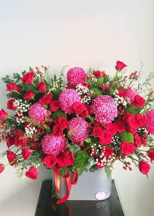 Cúc mẫu đơn và hoa hồng