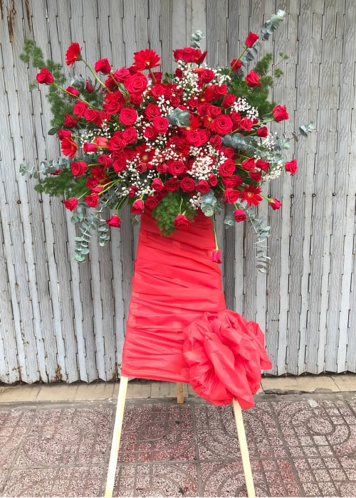 Kệ hoa chúc mừng tone đỏ