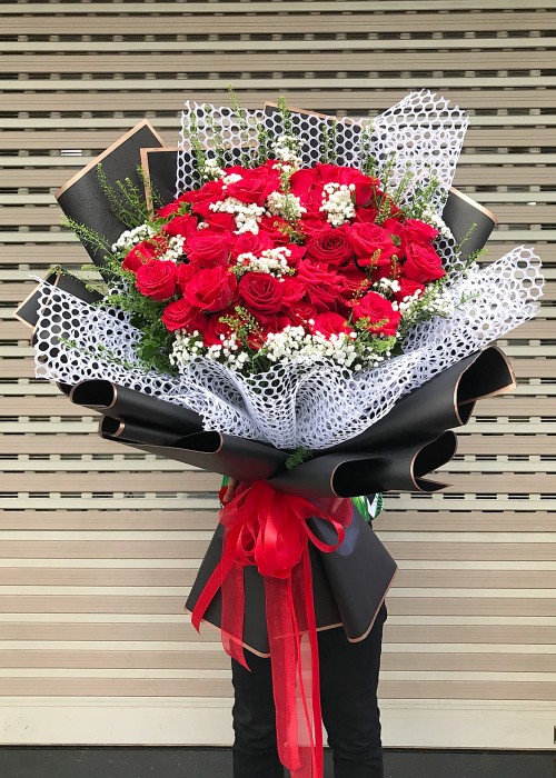 Bó hồng đỏ quyến rũ