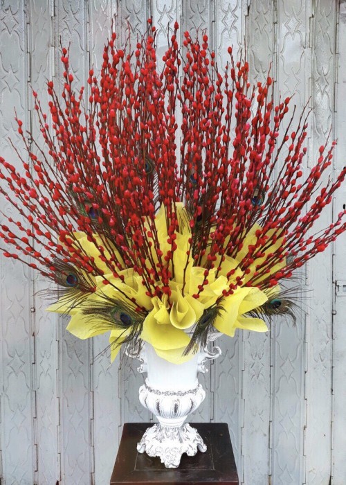 Nụ tầm xuân đỏ