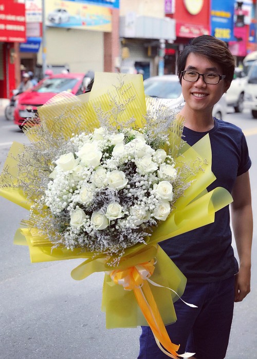 Bó hoa tone trắng