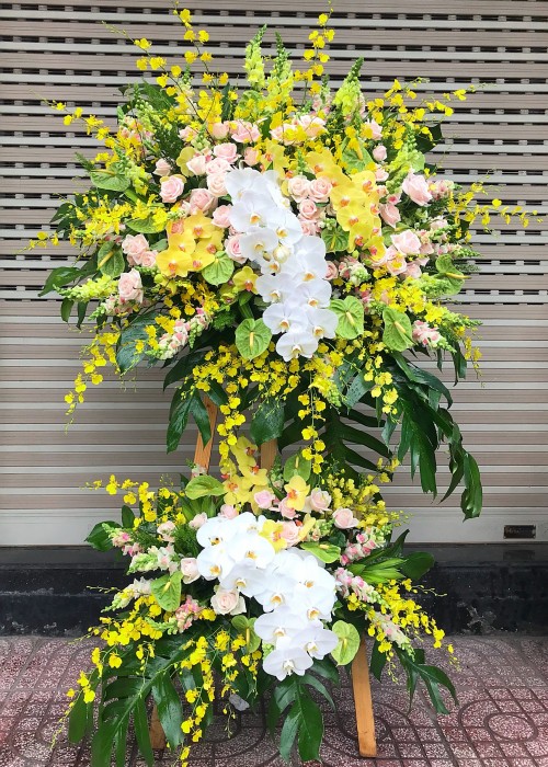 Kệ hoa chúc mừng 