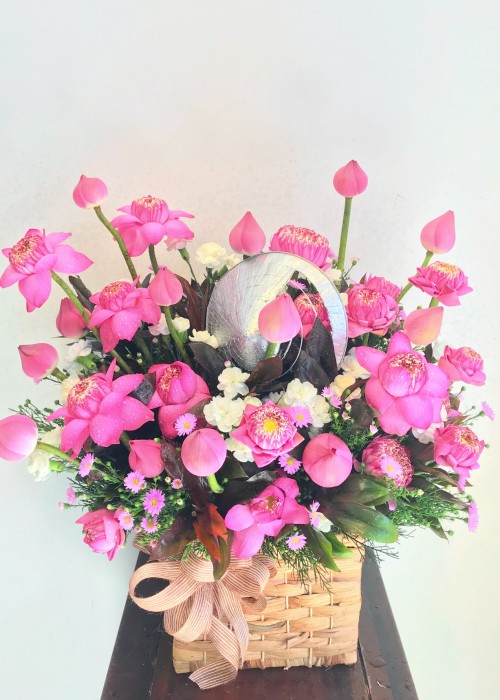 Giỏ hoa sen hồng