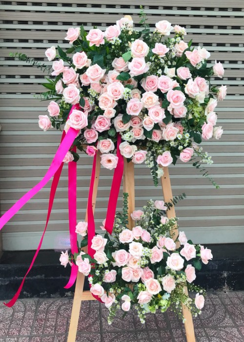 Kệ hoa hồng kem 2 tầng