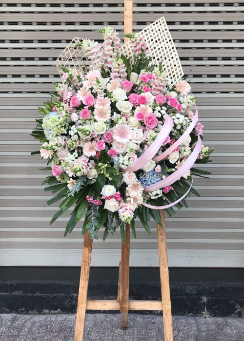 Kệ hoa chúc mừng tone pastel