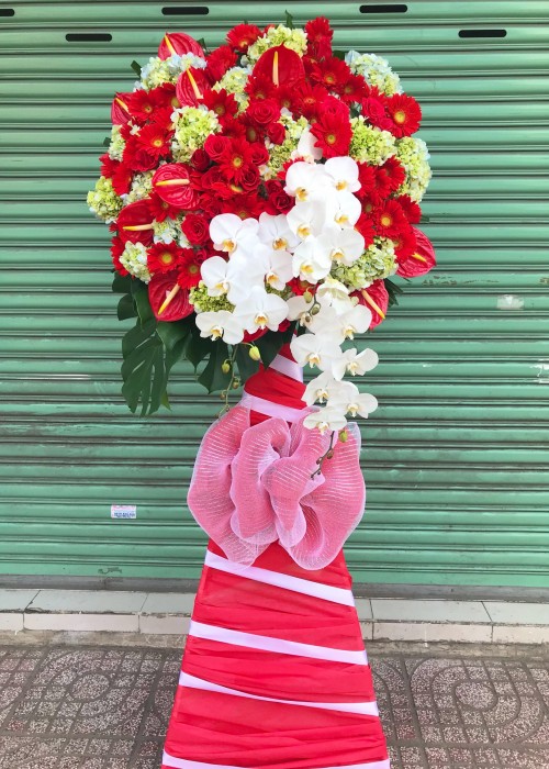 Kệ hoa chúc mừng tone đỏ-trắng
