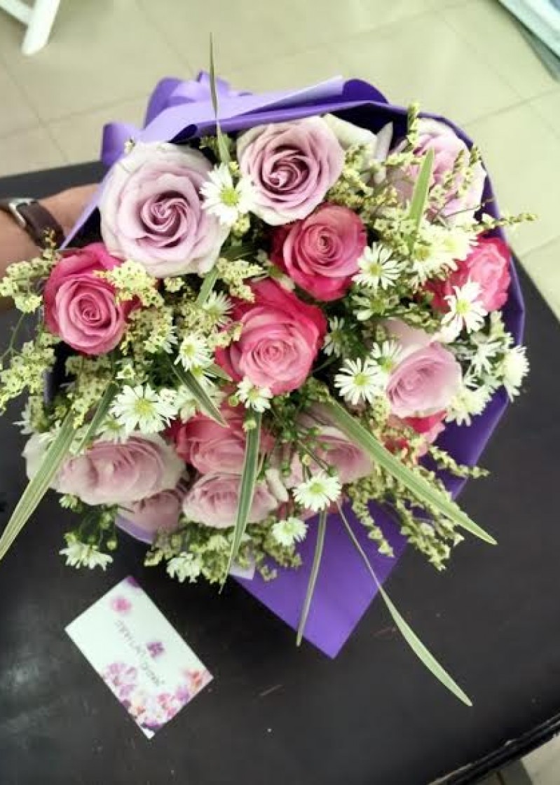 bó hoa hồng tím huế