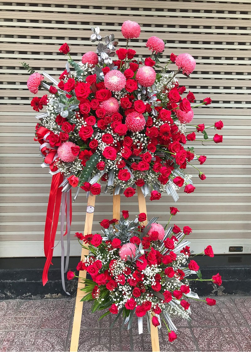 Kệ hoa khai trương tone đỏ