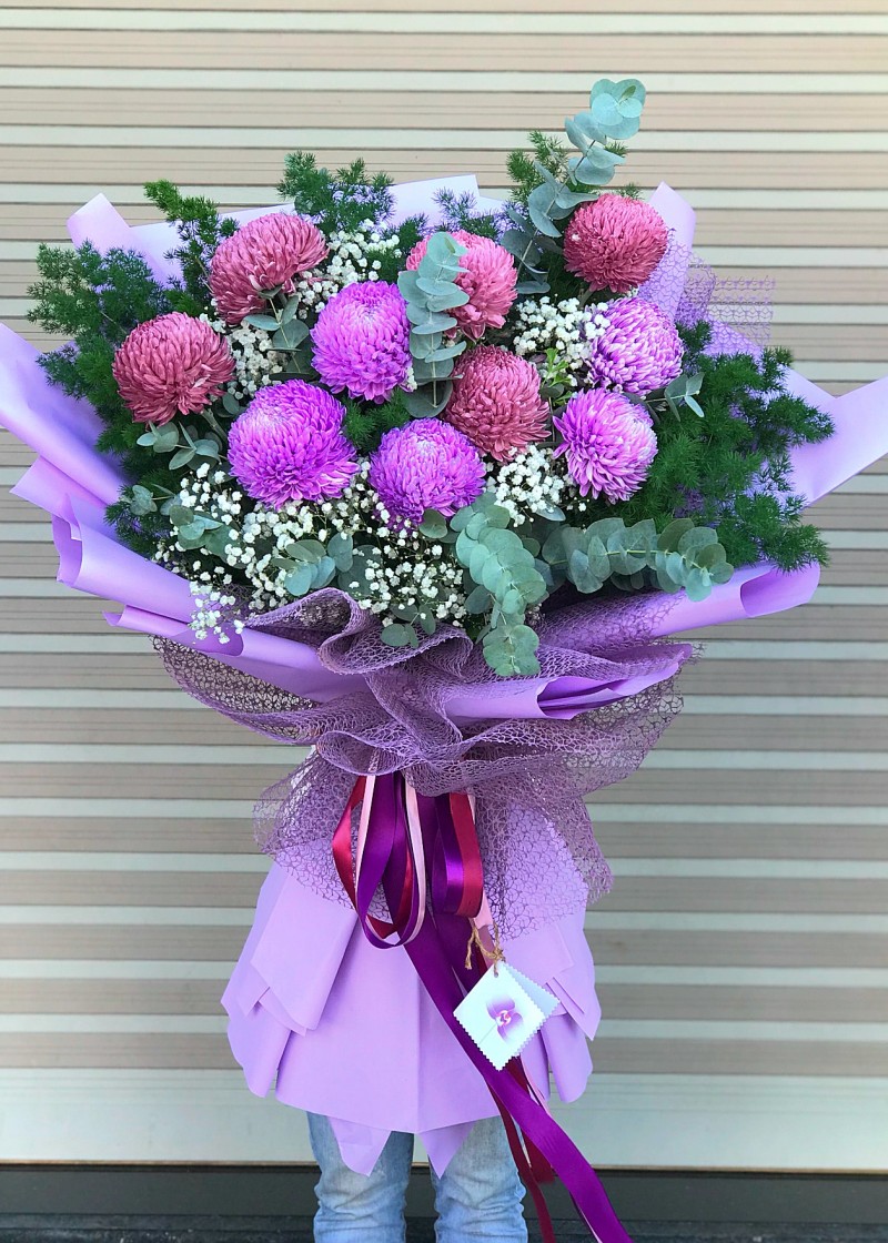 Bó cúc mẫu đơn tím