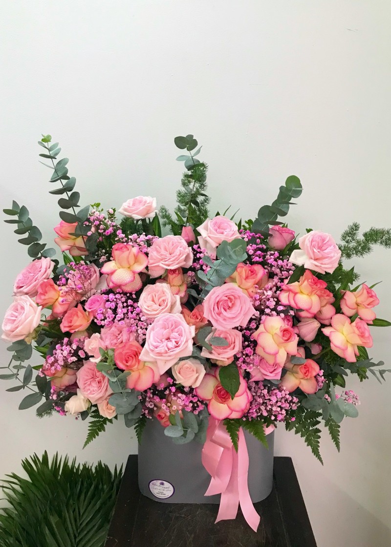 Hộp hoa sinh nhật hạnh phúc