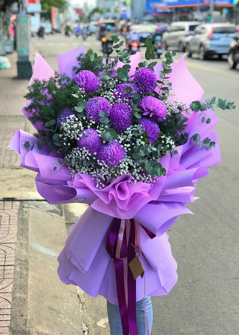 Bó cúc mẫu đơn tím lãng mạng