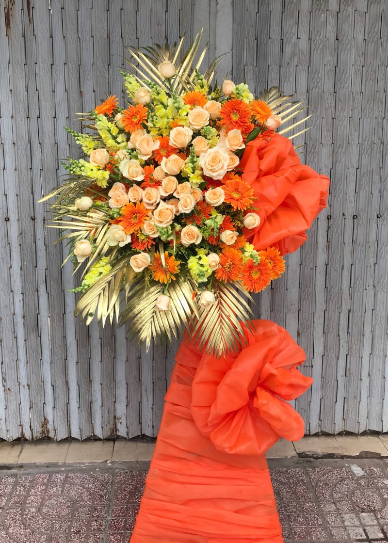 Kệ hoa chúc mừng tone cam