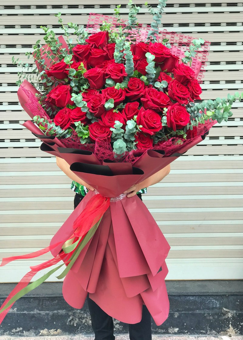 Bó hồng đỏ khổng lồ