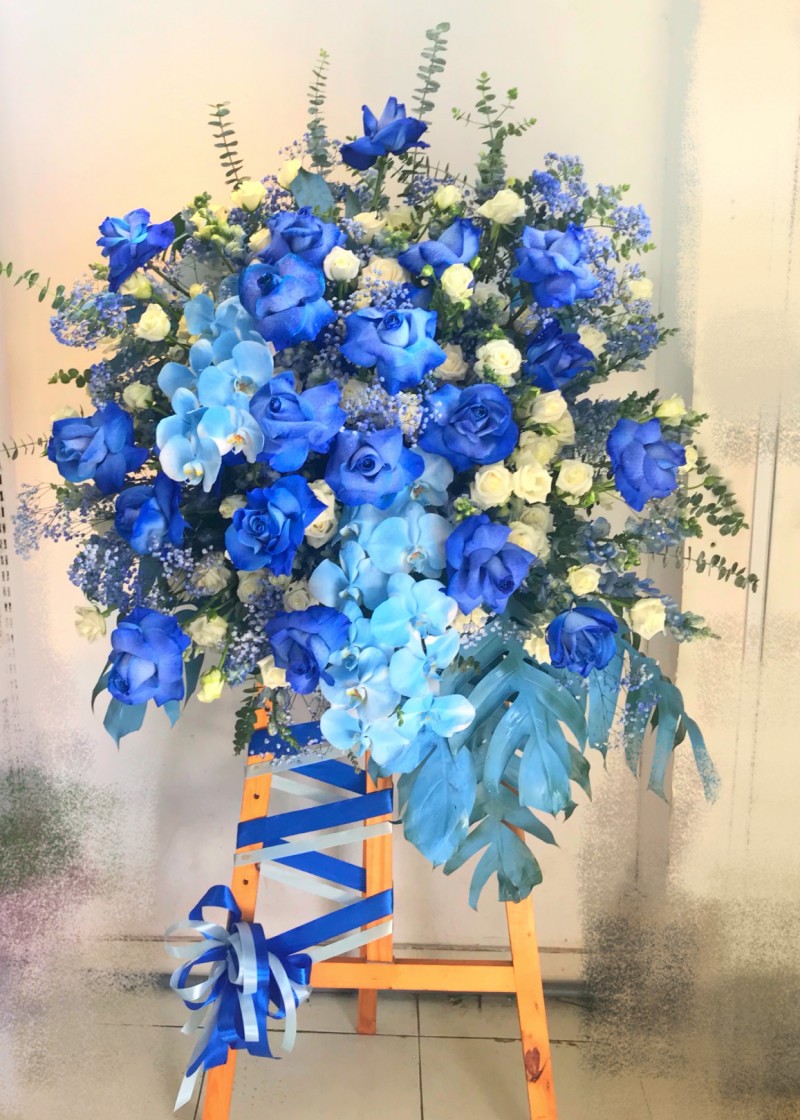 Kệ hoa chúc mừng màu xanh blue        