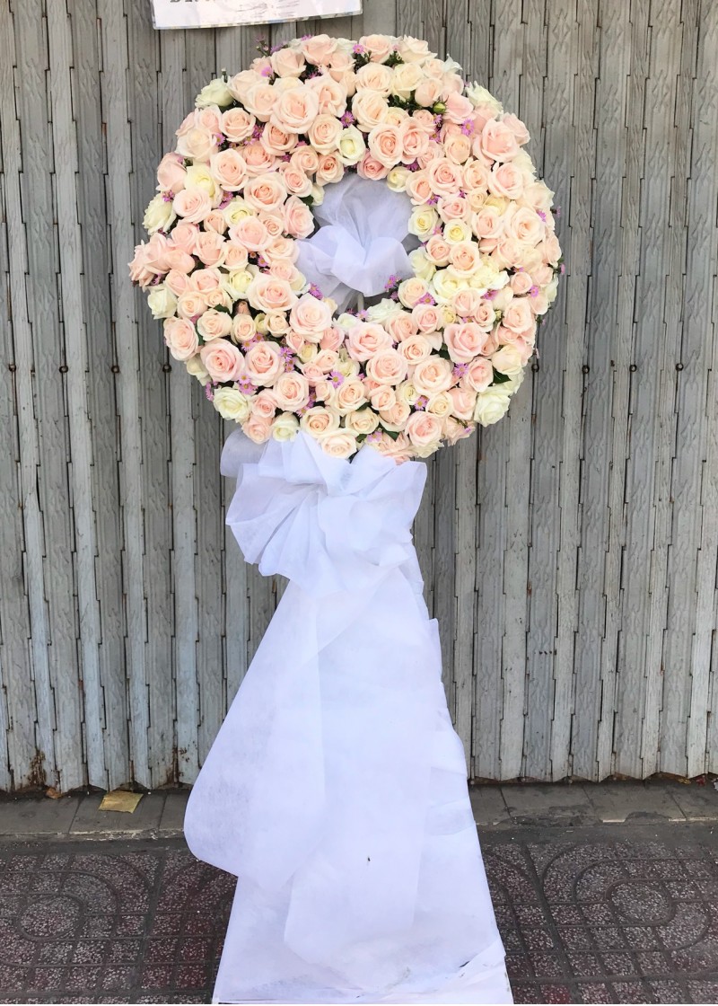 Vòng hoa tang trắng