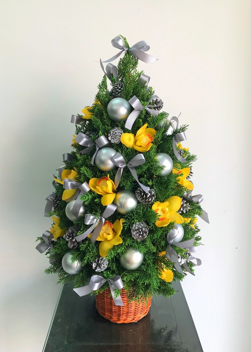 Cây thông Noel tone xám