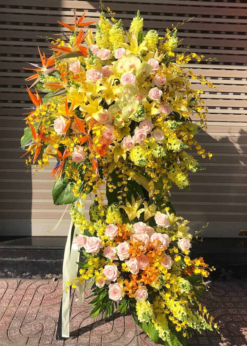 Kệ hoa khai trương rạng rỡ