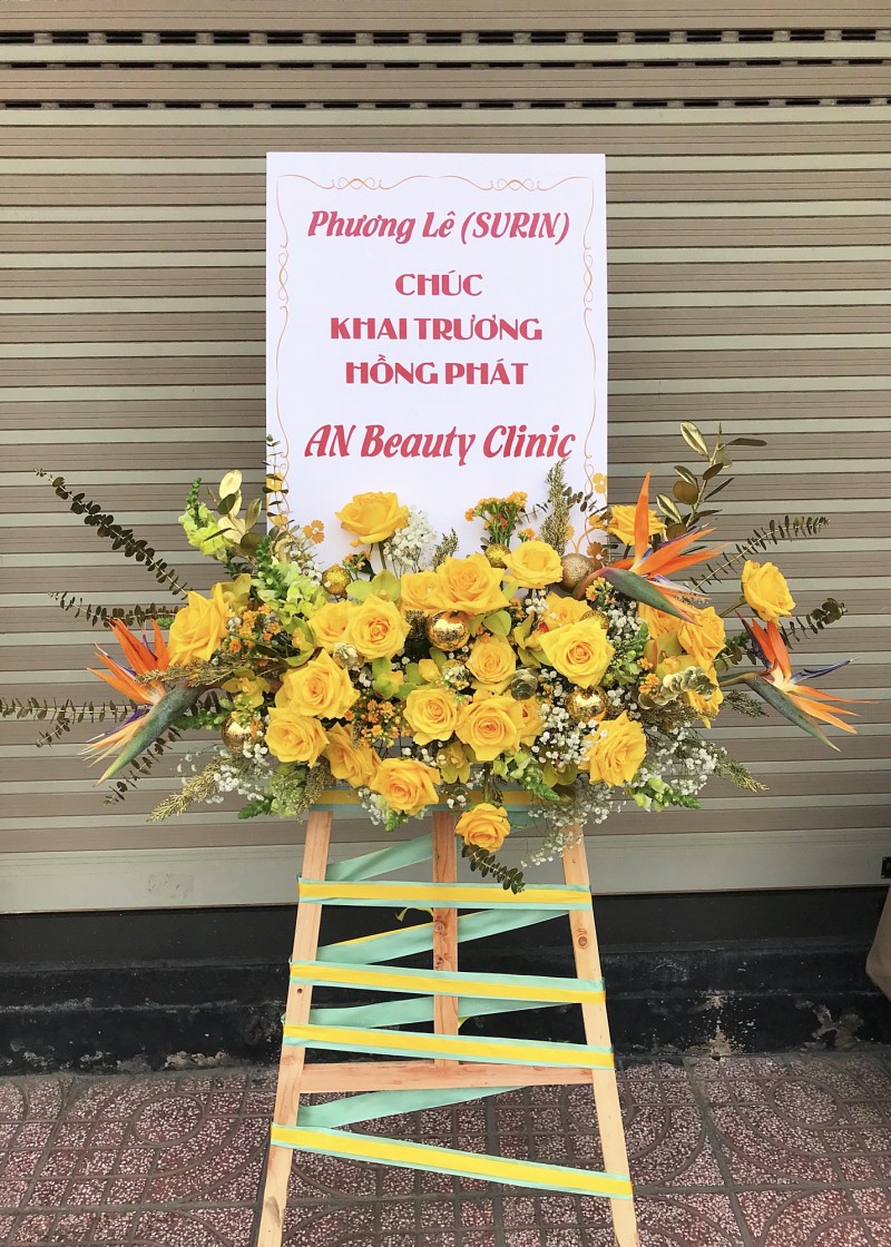 Kệ hoa khai trương tone vàng