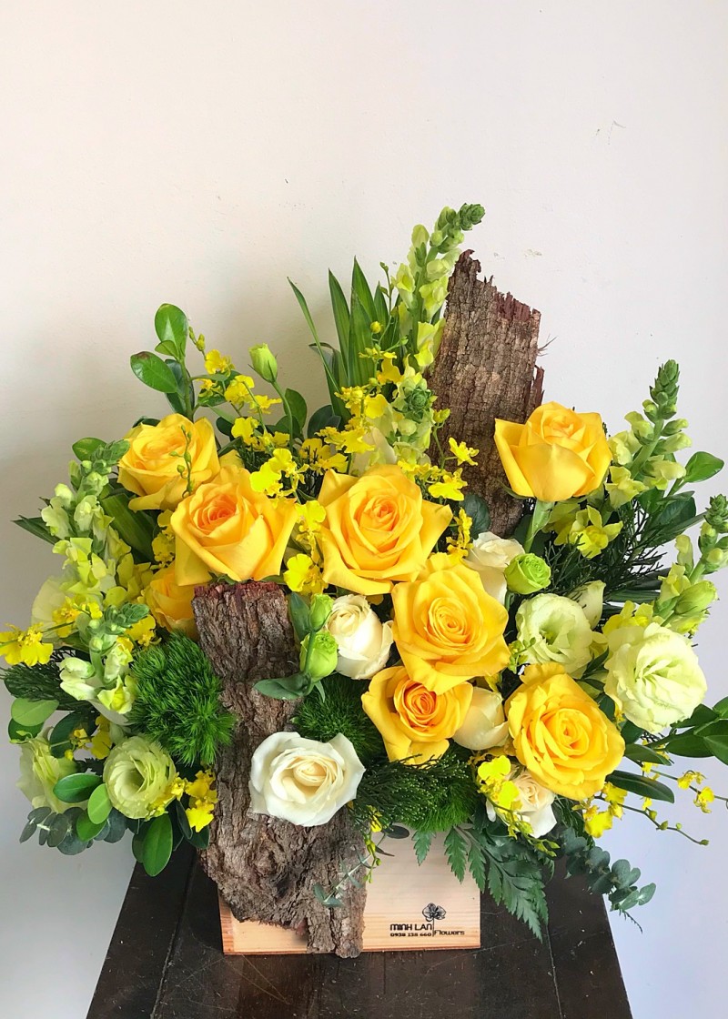 Chậu hoa hồng tone mộc