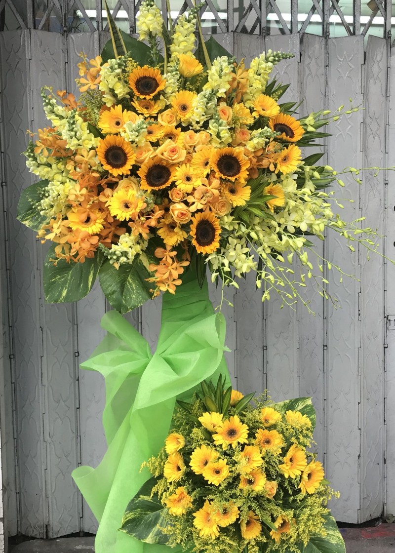 Kệ hoa sinh nhật